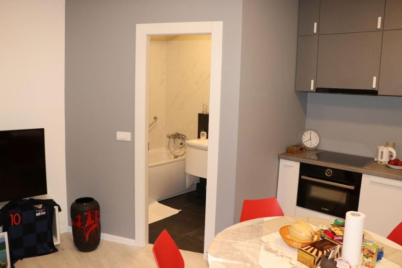 Apartman Gusar -Top Position, Close To The Center And The Beach, Fully Equipped Omiš Zewnętrze zdjęcie